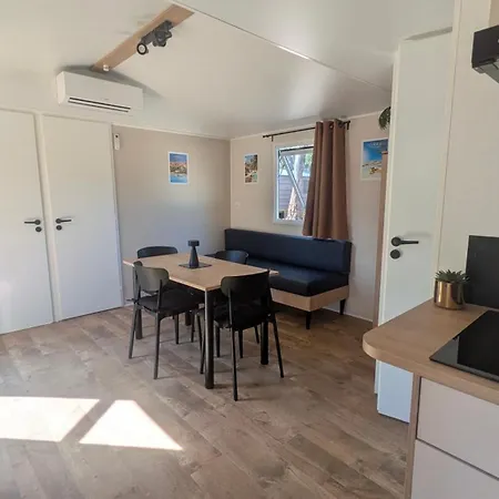 Mobilhome Bord De Les Chenes Camping *