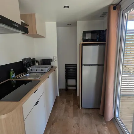 Mobilhome Bord De Les Chenes Camping