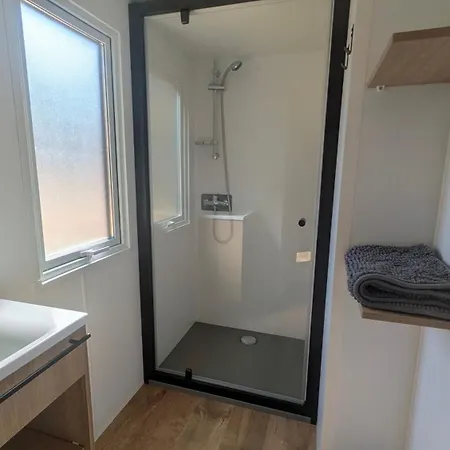 Mobilhome Bord De Les Chenes Camping